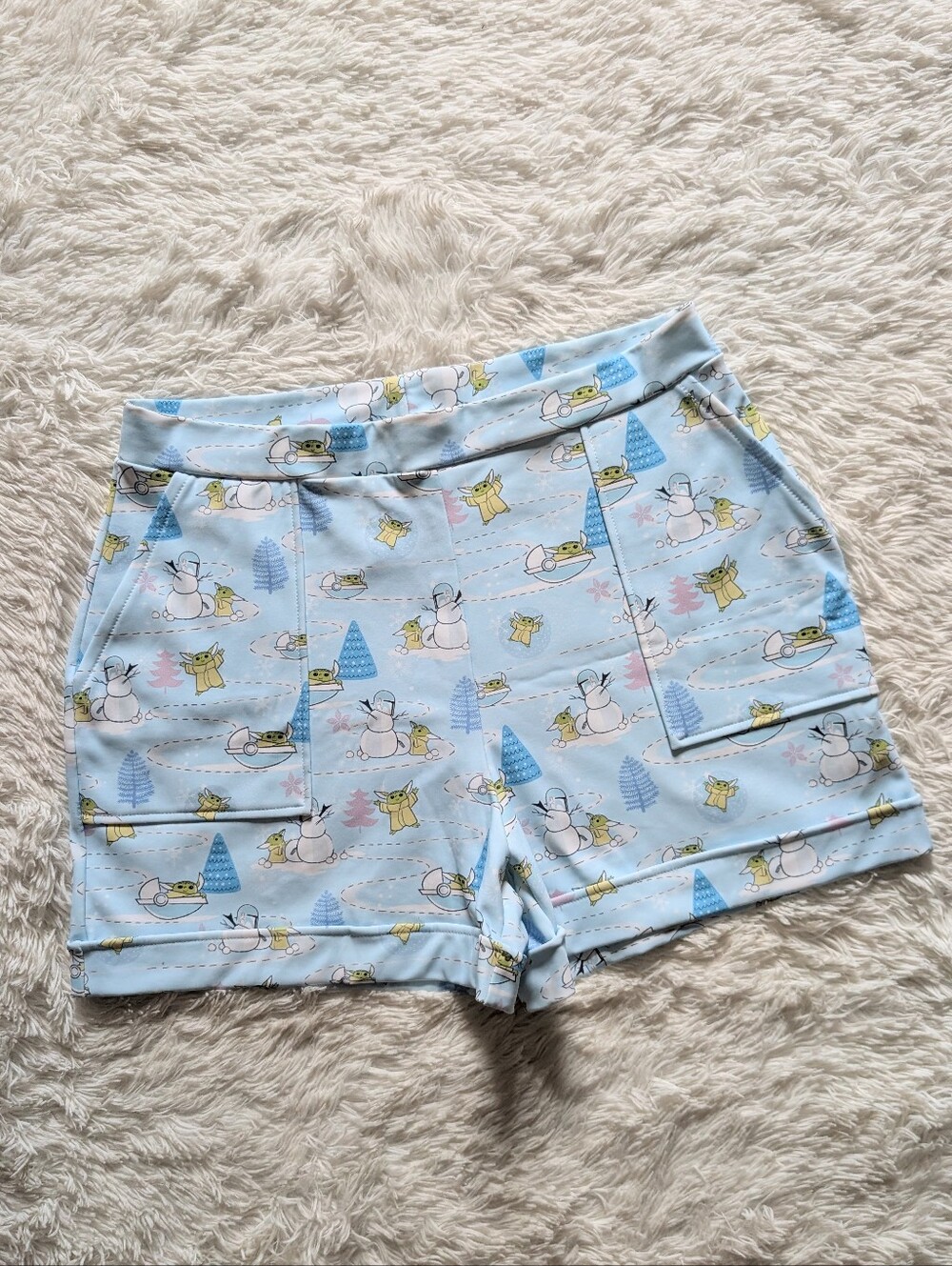 Blackmilk Star Wars The Child Winter Wonderland Baby Yoda Cuffed Shorts XL - Picture 4 of 12